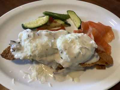 Poached eggs and salmon 
