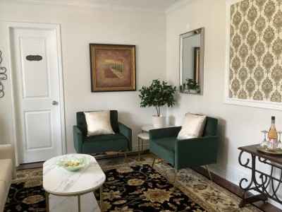 Guest lounge 