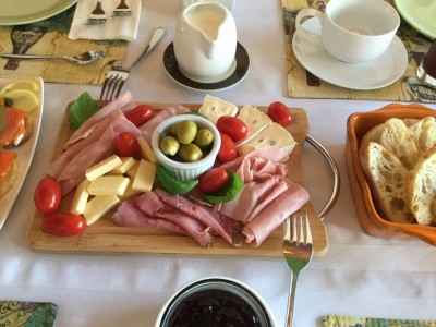 Breakfast 